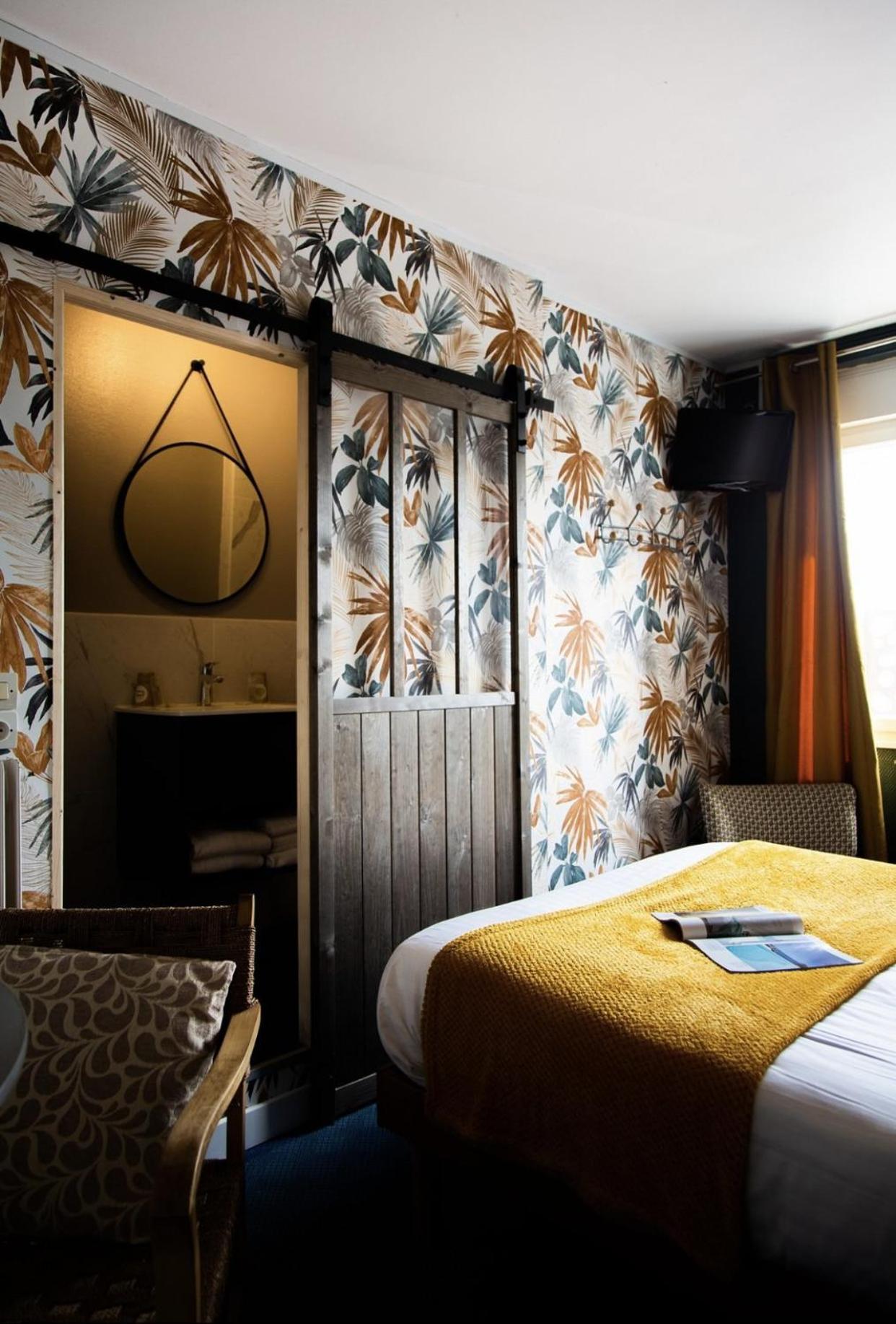 Hotel Des Pins Jullouville-les-Pins Bagian luar foto