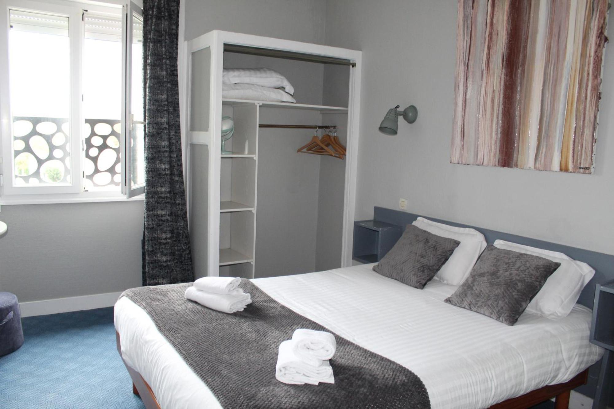 Hotel Des Pins Jullouville-les-Pins Ruang foto