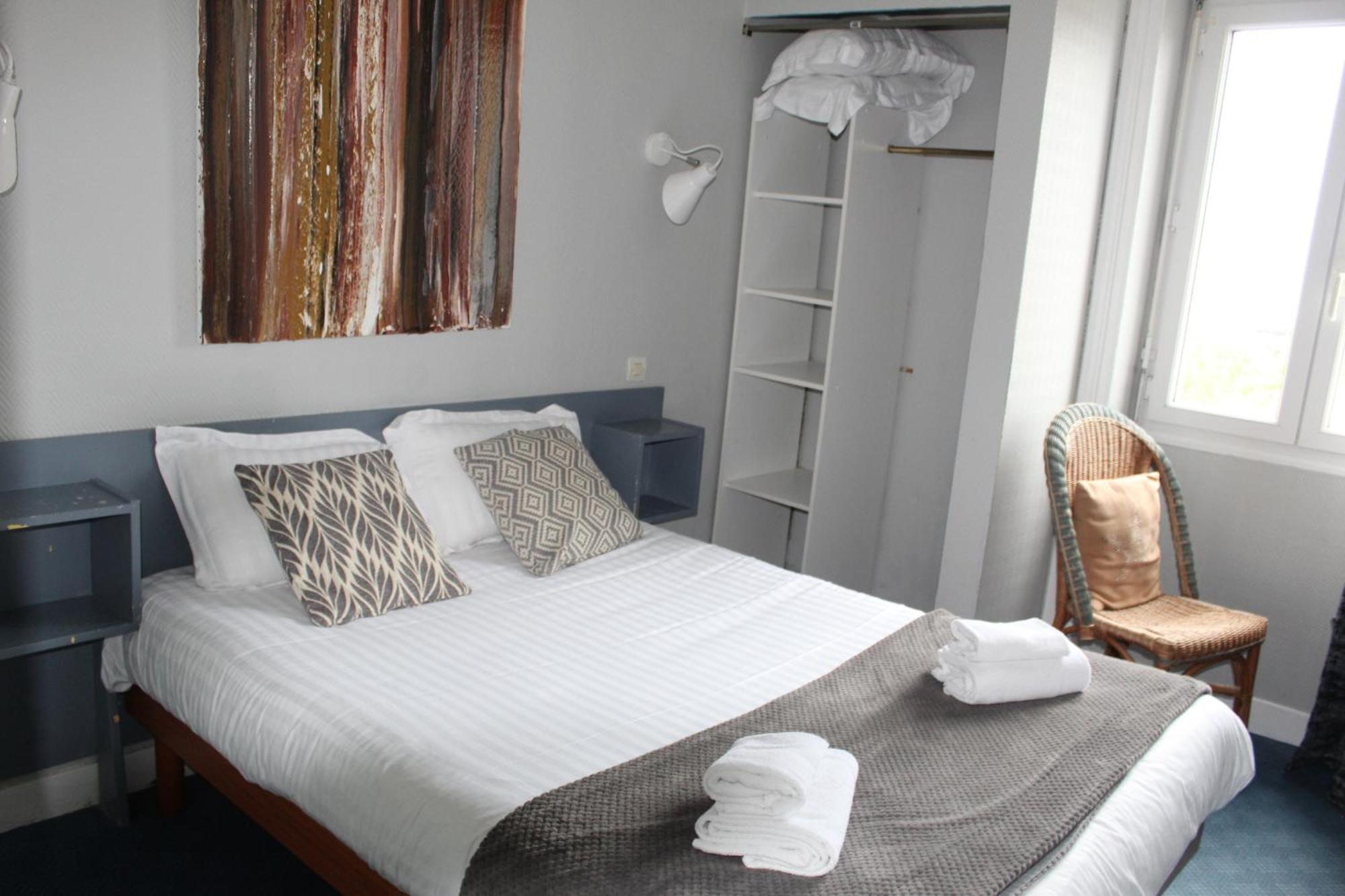 Hotel Des Pins Jullouville-les-Pins Ruang foto