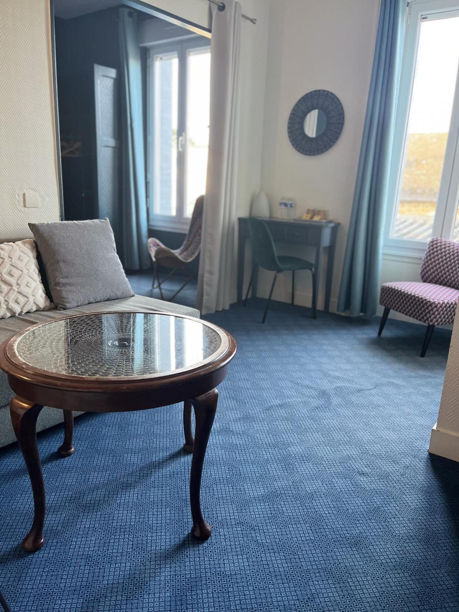 Hotel Des Pins Jullouville-les-Pins Ruang foto
